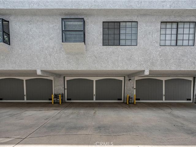 Townhouse for sale in Canoga Park, California