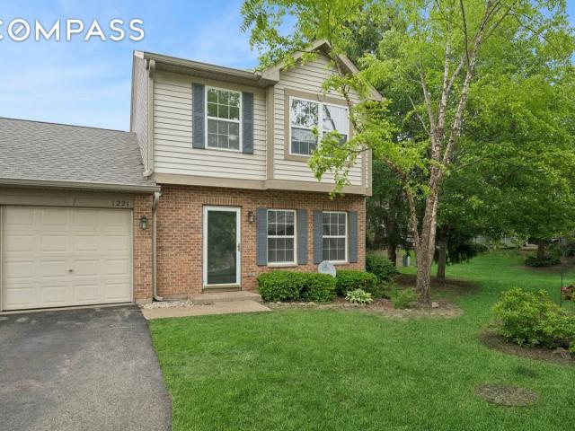 Townhouse for sale in Round Lake