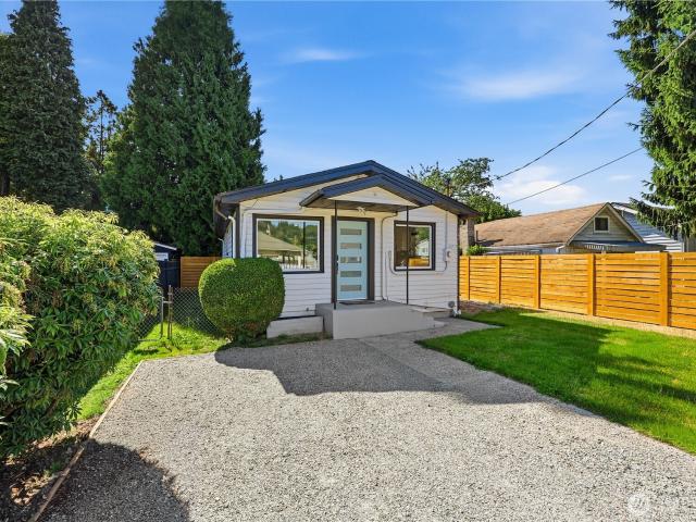 Condo for sale in Tukwila, Washington