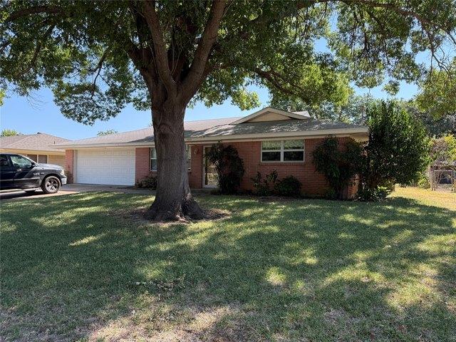 House for sale in Benbrook, Tarrant County