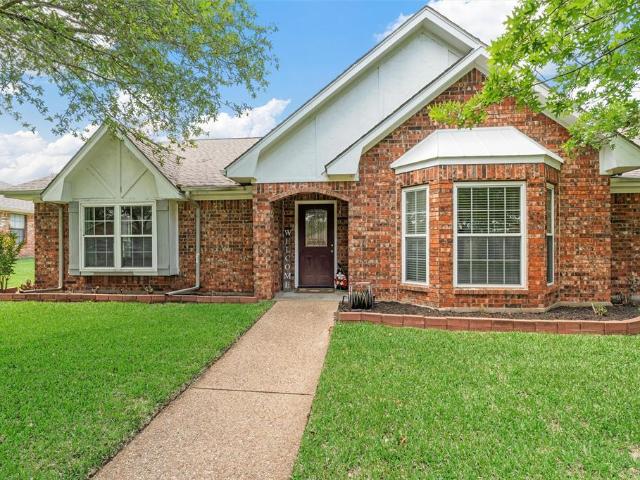 House for sale in Hewitt