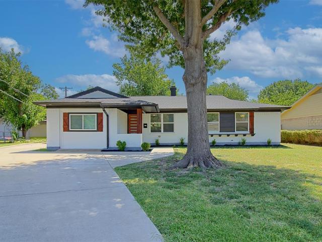 House for sale in Farmers Branch, Texas