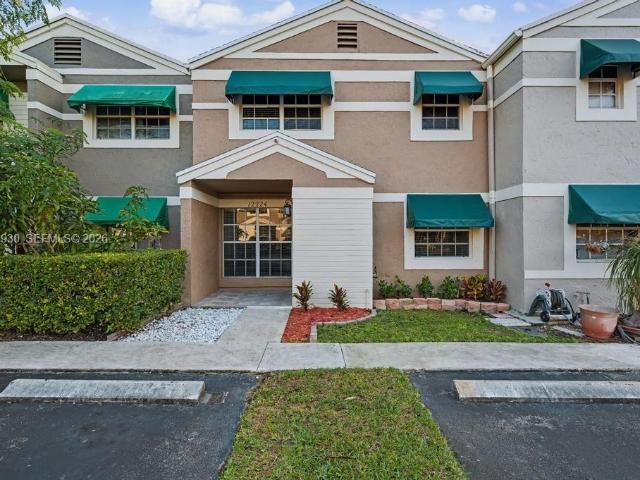 Townhouse for sale in Cooper City, Florida