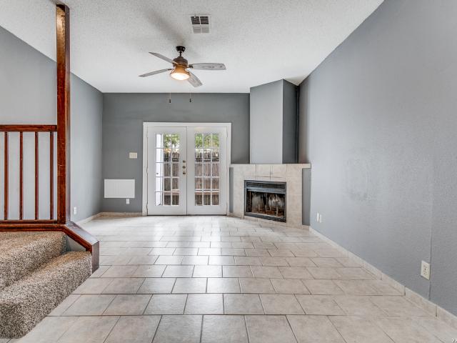 Townhouse for sale in Leesville, Texas