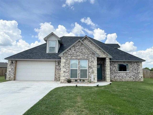 House for sale in Elgin, Comanche County