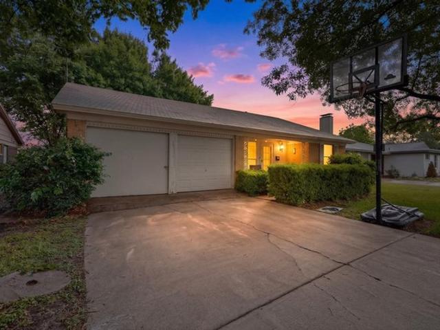 House for sale in Farmers Branch, Texas