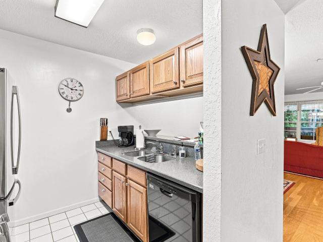 Condo for sale in Fenton, Michigan