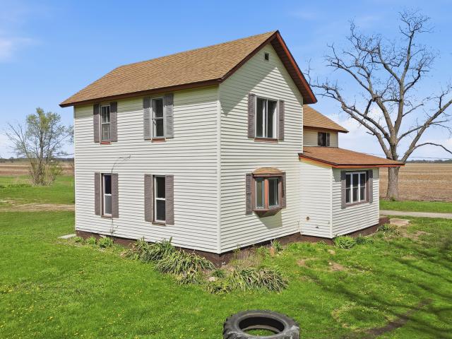 House for sale in Whiteside, Illinois