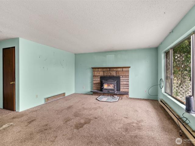 House for sale in Riverdale, Raymond