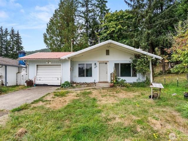 House for sale in Riverdale, Raymond