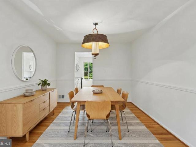 Townhouse for sale in Willerburn Acres, Bethesda