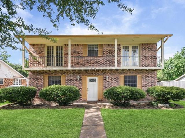 House for sale in Meadows Place, Texas