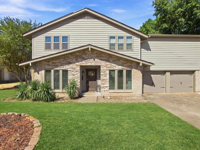 House for sale in Farmers Branch, Texas