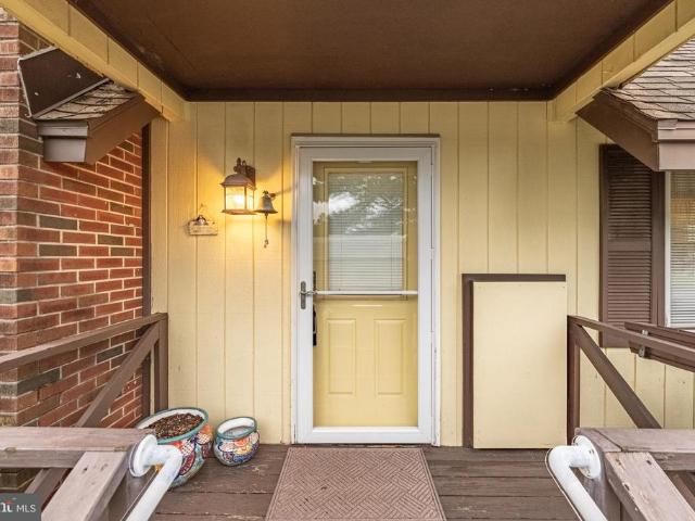 House for sale in Snug Harbor, Berlin
