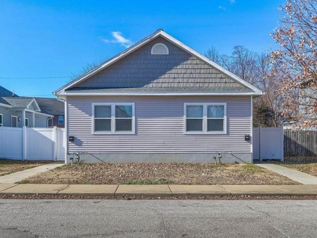 House for sale in Evansville, Indiana