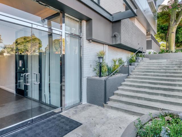 Apartment for rent in Canoga Park, California