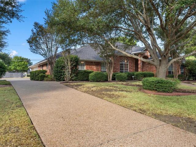 House for sale in Hewitt, Texas