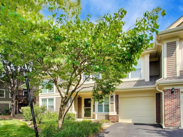 Townhouse for sale in Elk Grove Village, Illinois