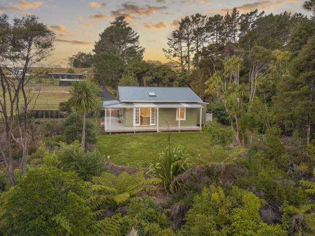 Property for sale in Waimauku