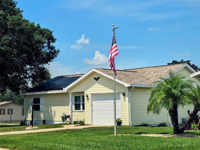 House for sale in Lady Lake, Florida