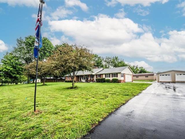 House for sale in Oakland, Kentucky