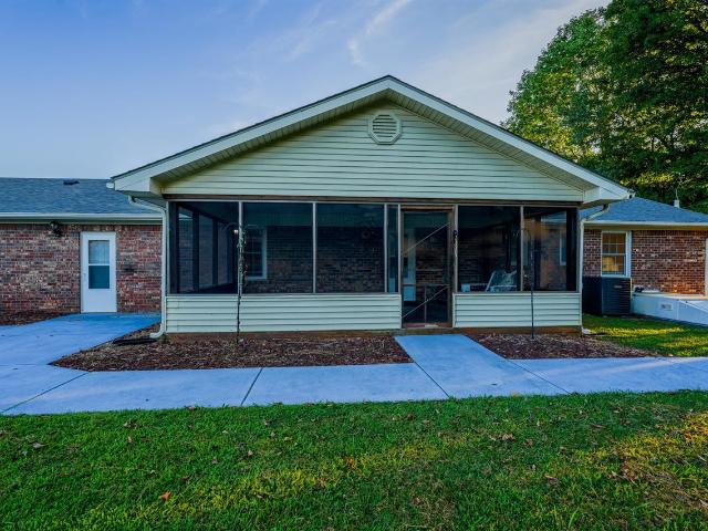 House for sale in Oakland, Kentucky