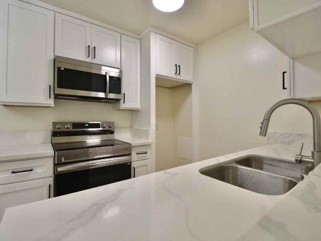 Apartment for rent in Encino Neighborhood Council District, Canoga Park