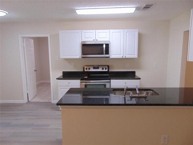House for sale in Cedar Hill, Dallas County