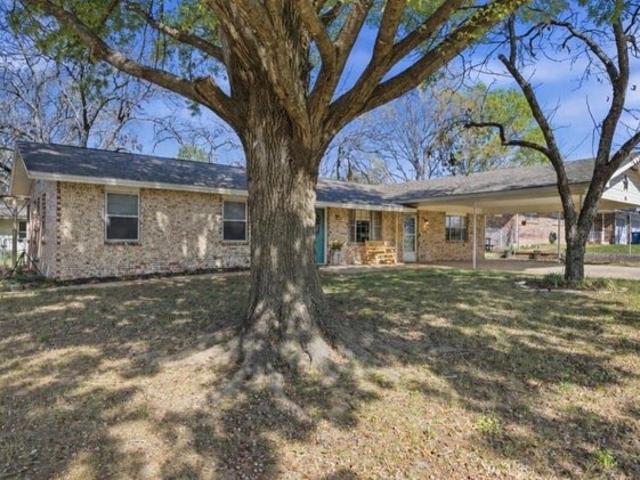 House for sale in De Leon, Texas