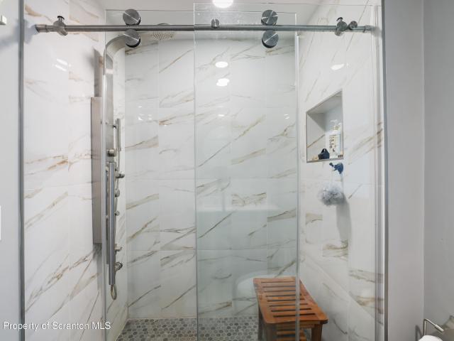 House for sale in Newfoundland, Pennsylvania