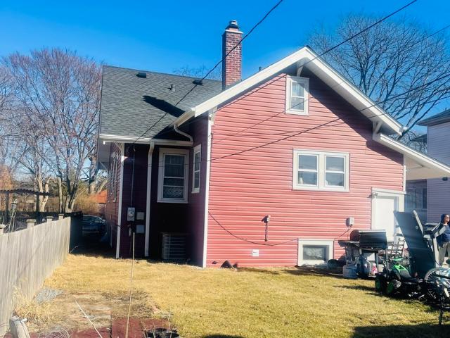 House for sale in Des Plaines