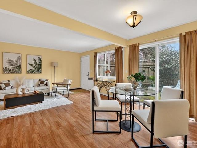 Townhouse for sale in Bellevue, Washington
