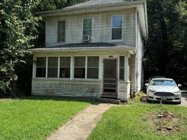 House for sale in Burlington, Iowa