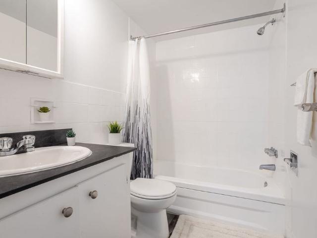 Apartment for rent in Saint-Laurent-de-l'Île-d'Orléans, Capitale-Nationale