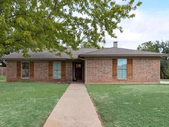 House for sale in Benbrook, Texas