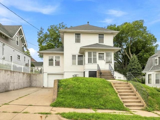 House for sale in Dubuque, Iowa