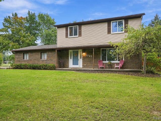 House for sale in Waterford, Michigan
