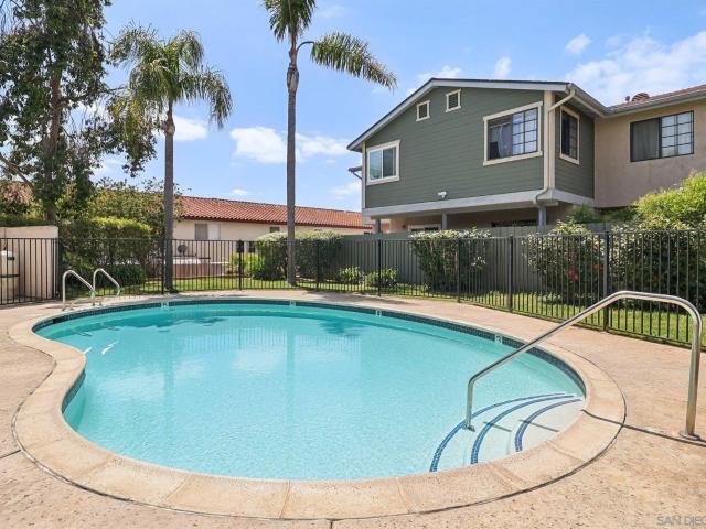 Townhouse for sale in Escondido