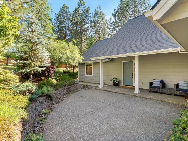 House for sale in White Salmon, Washington