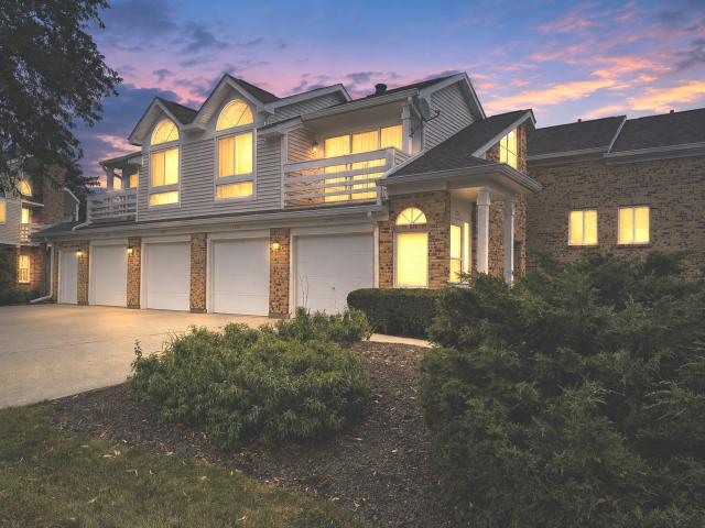 Townhouse for sale in Buffalo Grove, Illinois
