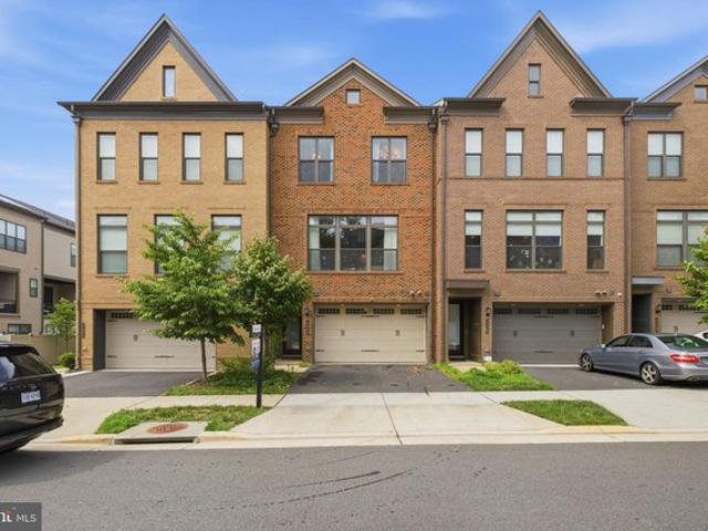 Townhouse for sale in Virginia