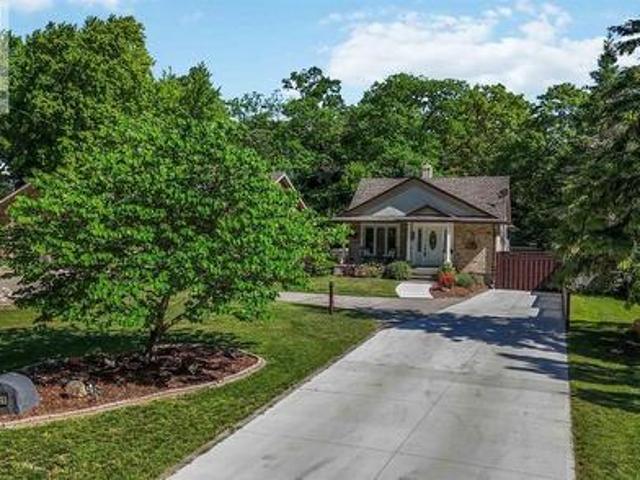 House for sale in Brights Grove, Ontario