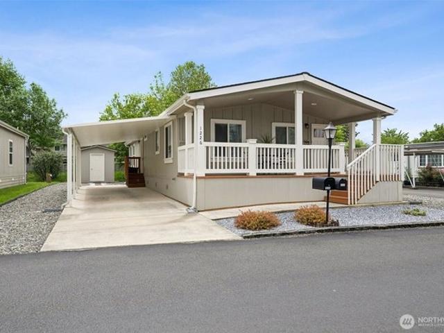 House for sale in Enumclaw, Washington