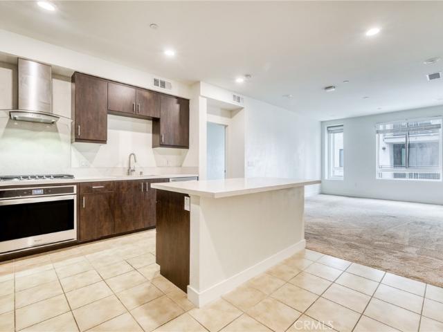 Condo for sale in Irvine Business Complex, Irvine