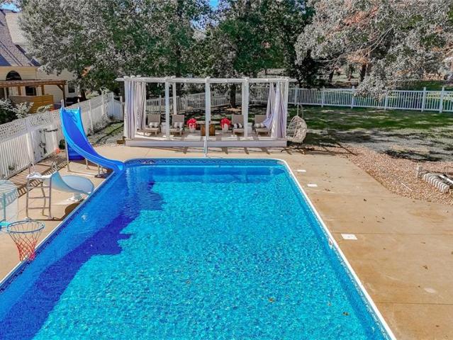 House for sale in Warrensburg, Johnson County
