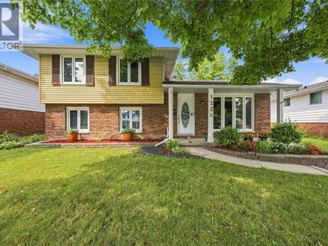 House for sale in Brights Grove, Ontario