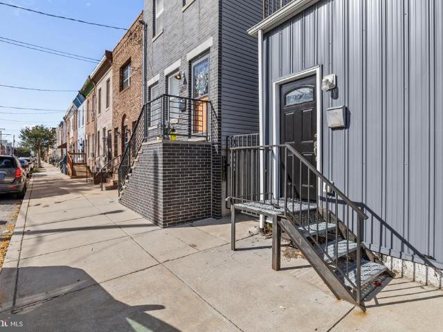 Townhouse for sale in Point Breeze, Philadelphia