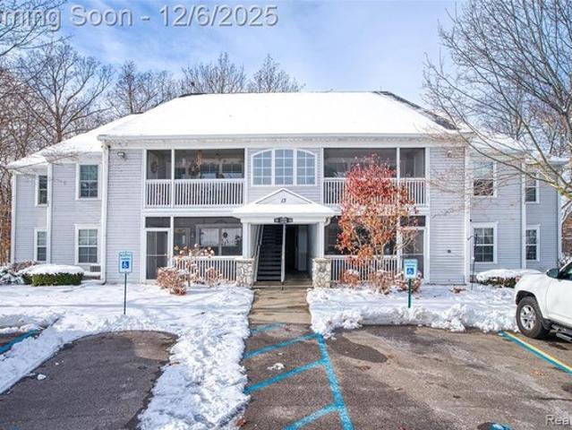 Condo for sale in Fenton, Michigan