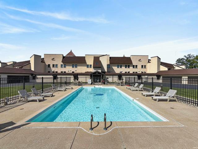 Condo for sale in Syracuse, Indiana
