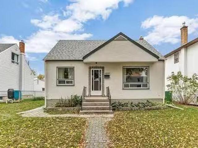 House for sale in East St. Paul, Manitoba